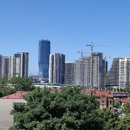 12 Beds 4 Baths 2 Renovated Apts 2nd & 3rd Flr Belgrad