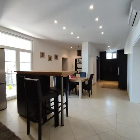 12 Beds 4 Baths 2 Renovated Apts 2nd & 3rd Flr *