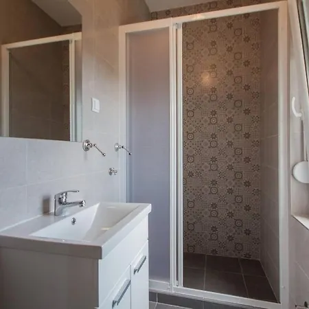 12 Beds 4 Baths 2 Renovated Apts 2nd & 3rd Flr