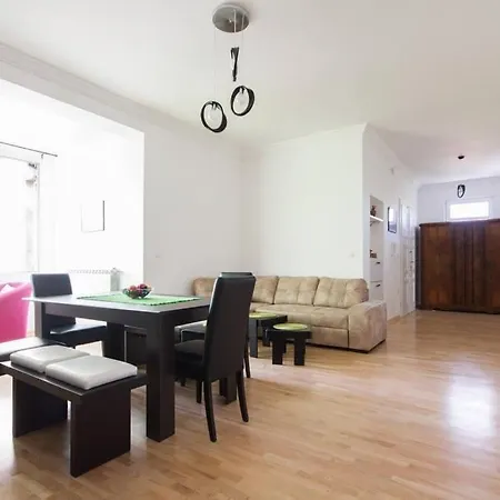 12 Beds 4 Baths 2 Renovated Apts 2nd & 3rd Flr