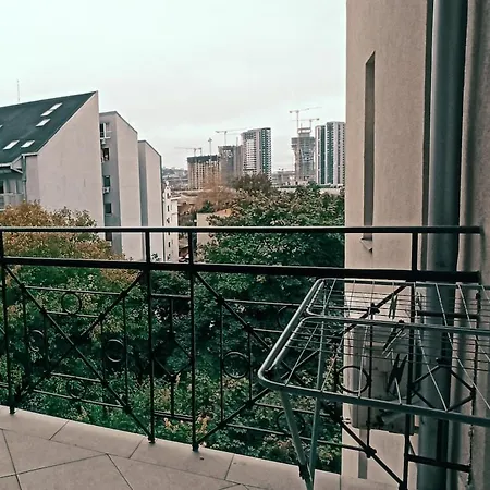 Appartement 12 Beds 4 Baths 2 Renovated Apts 2nd & 3rd Flr