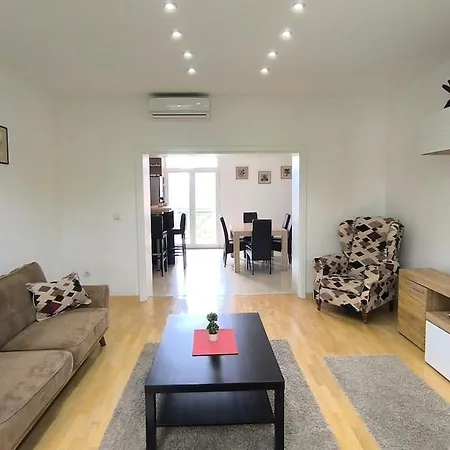 Daire 12 Beds 4 Baths 2 Renovated Apts 2nd & 3rd Flr Belgrad